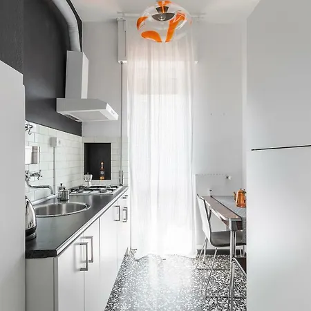 Town House 8 - *